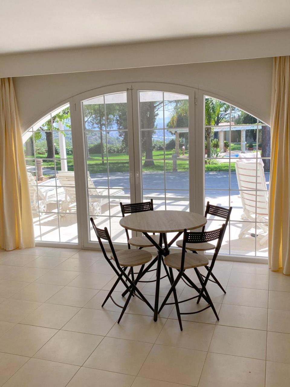 Nostrana Village Apartments Koskinou  Phòng bức ảnh